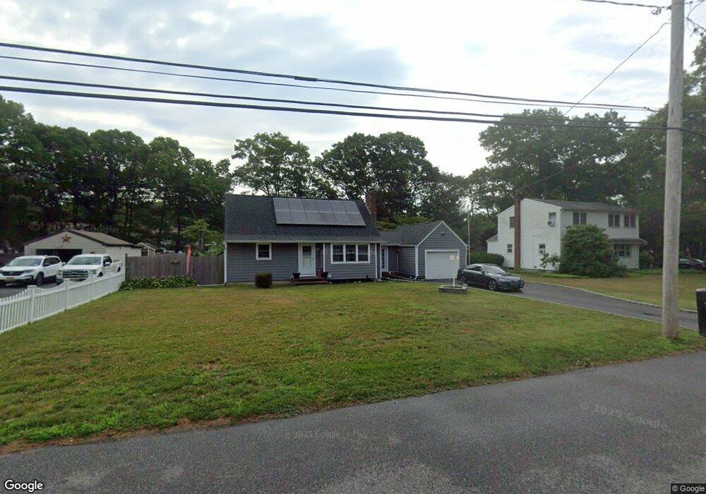 33 Vautrin Ave, Holtsville, NY 11742 - photo 1