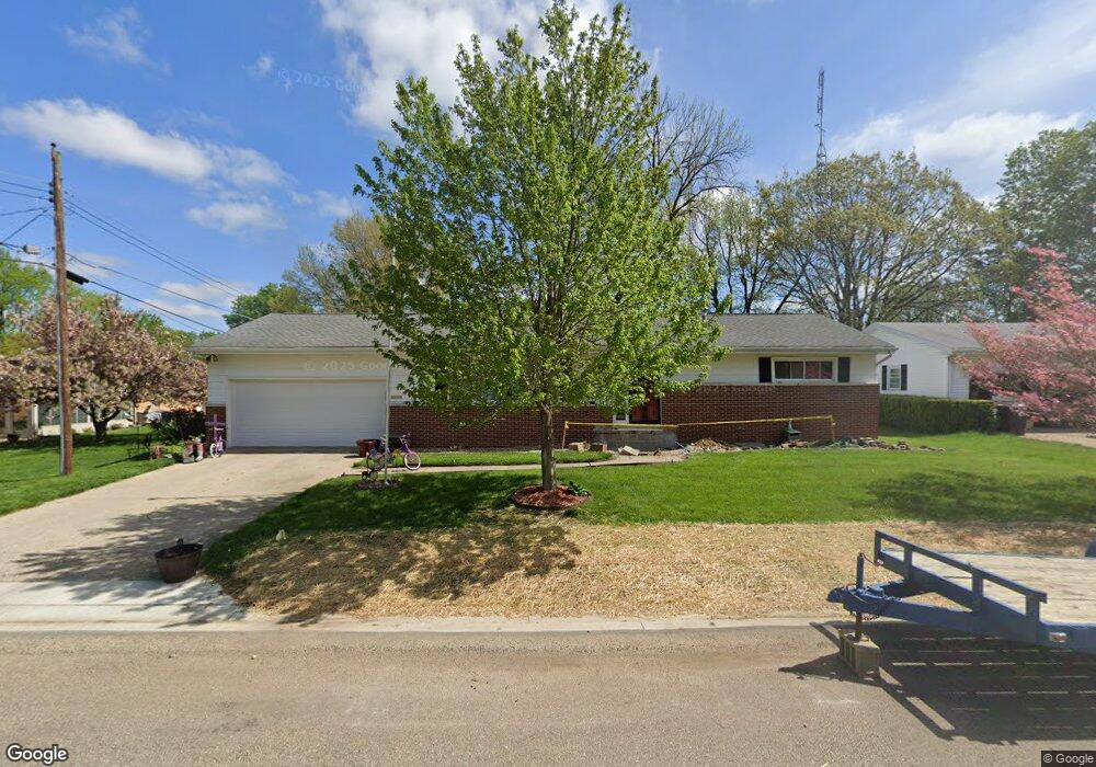 110 Half Moon St, Lincoln, IL 62656 - photo 1