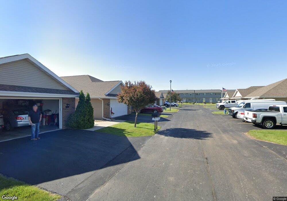 1402 Asbury Ln, Waterloo, IA 50701 - photo 1