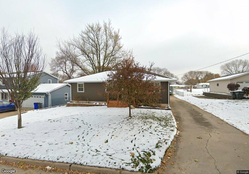 2655 Schaeffer Dr SW, Cedar Rapids, IA 52404 - photo 1