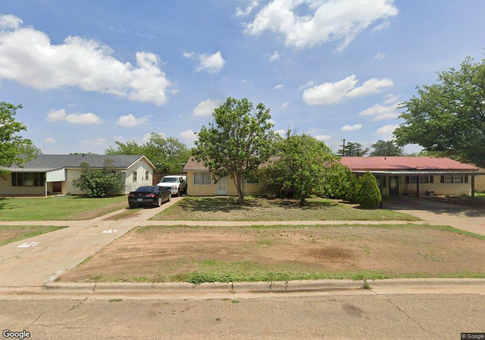 1522 Dallas St, Plainview, TX 79072 - photo 1