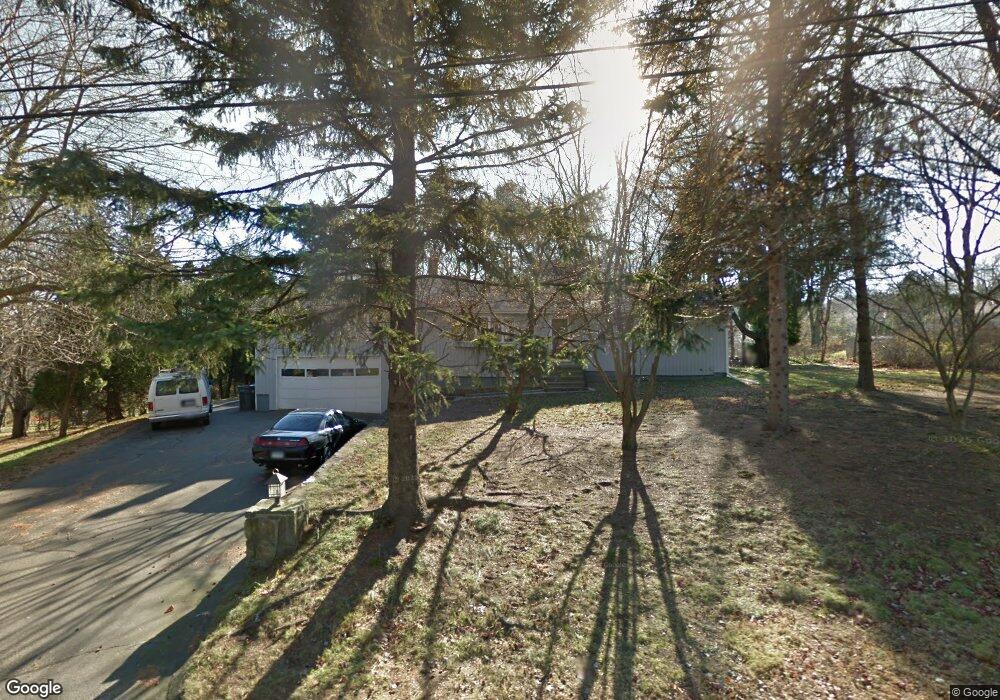 10 Willow Ln, Trumbull, CT 06611 - photo 1