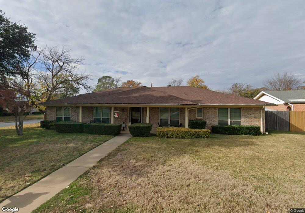 1713 Cynthia Ln, Hurst, TX 76054 - photo 1