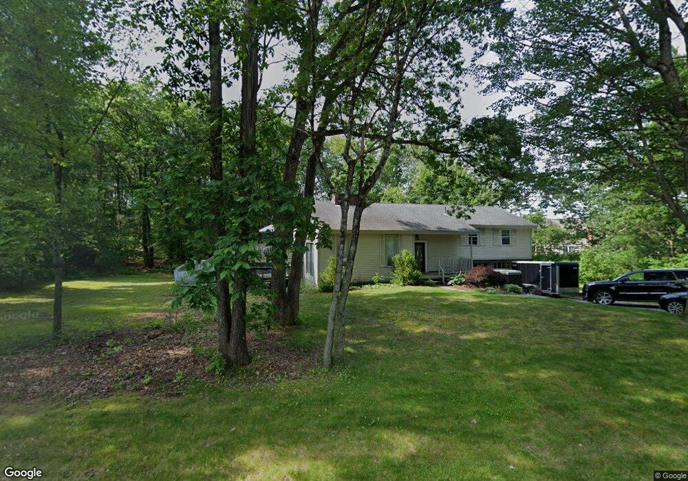 414 Pendleton Ln, Londonderry, NH 03053 - photo 1