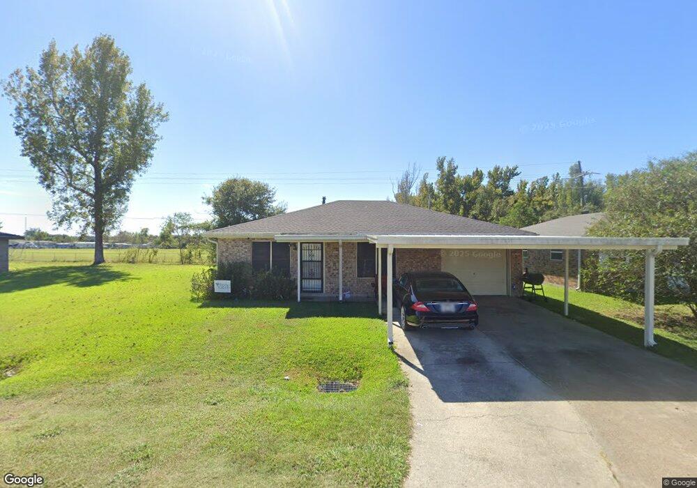 135 Crozier Dr, Houma, LA 70363 - photo 1