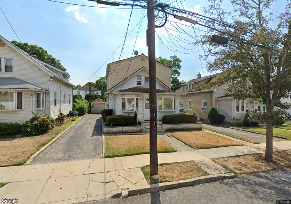 16 W Euclid St, Valley Stream, NY 11580 - photo 1