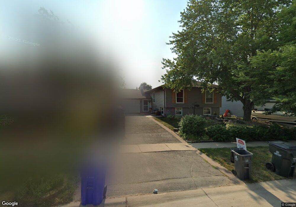 619 Concord Ln NW, Cedar Rapids, IA 52405 - photo 1