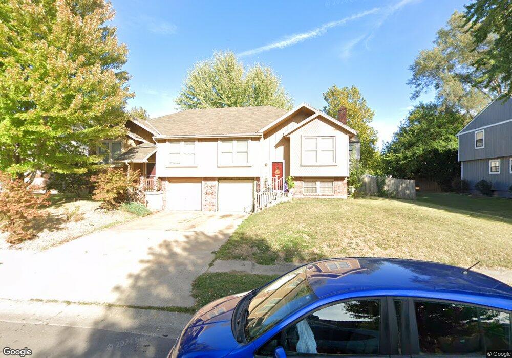 6345 Hallet St, Shawnee, KS 66216 - photo 1
