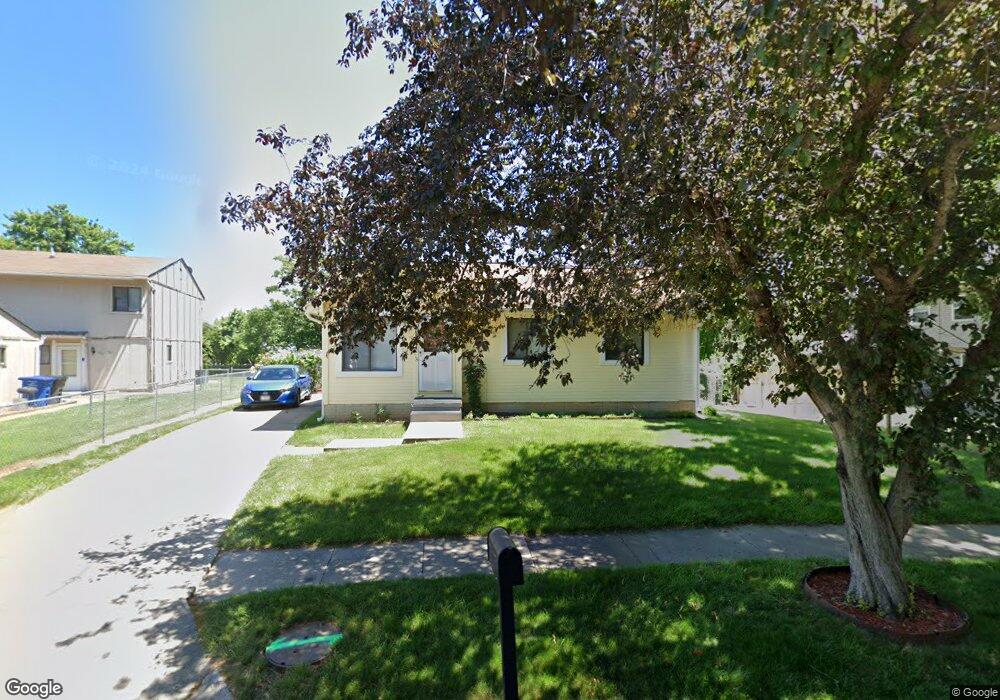 1922 E Creston Ave, Des Moines, IA 50320 - photo 1