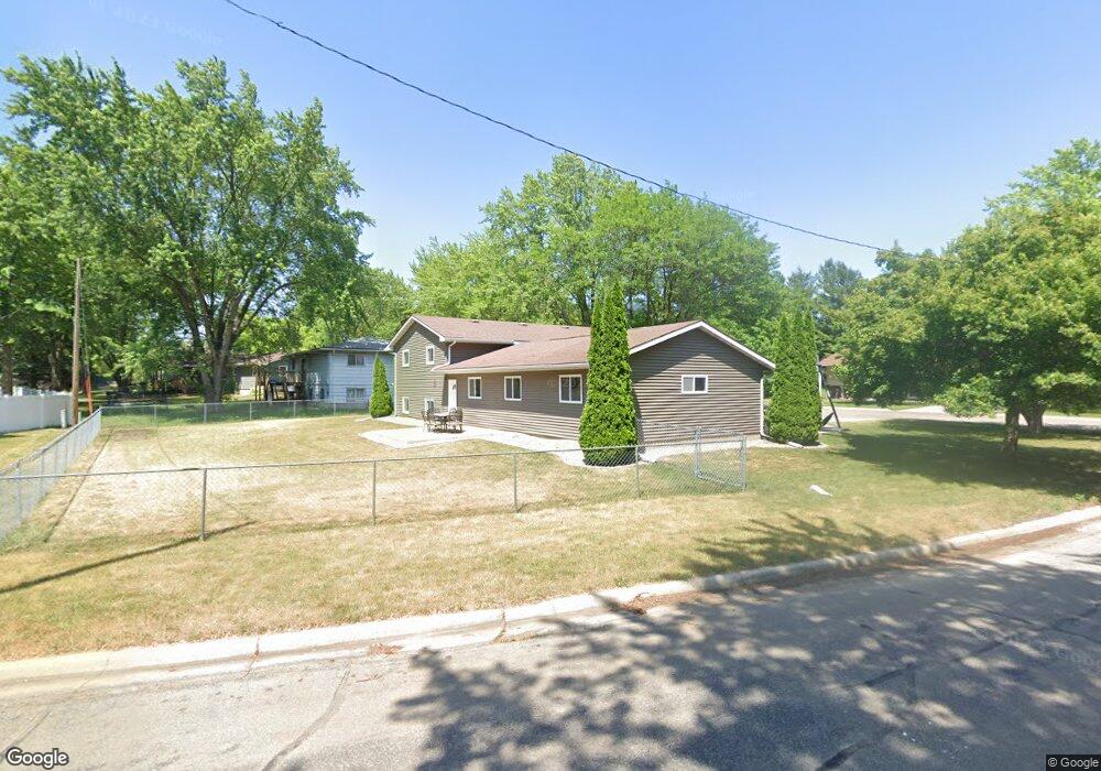 1220 Swanhill Dr, Albert Lea, MN 56007 - photo 1