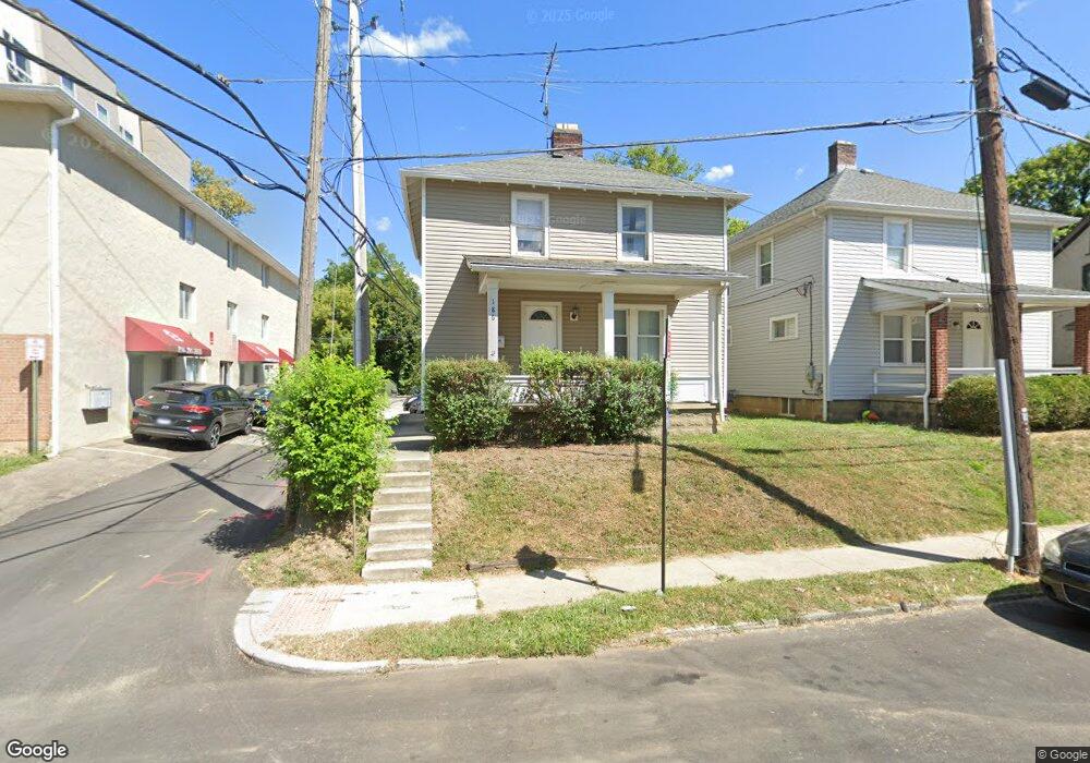 186 W Norwich Ave, Columbus, OH 43201 - photo 1