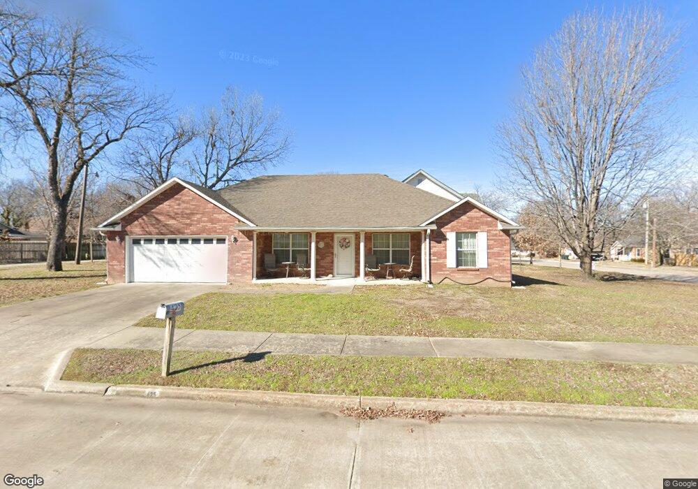425 N Weenonah Ave, Claremore, OK 74017 - photo 1