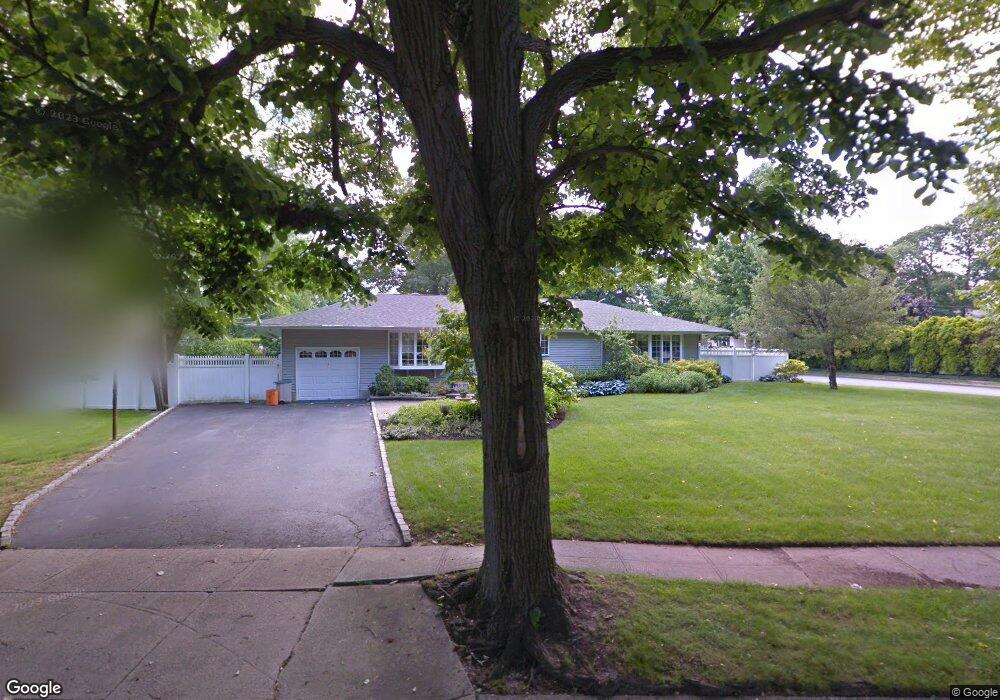 20 Dewey Rd, ComMacK, NY 11725 - photo 1