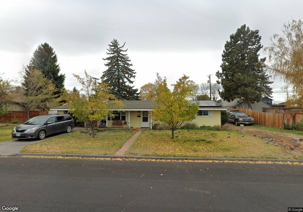 1029 SW 14th St, Redmond, OR 97756 - photo 1