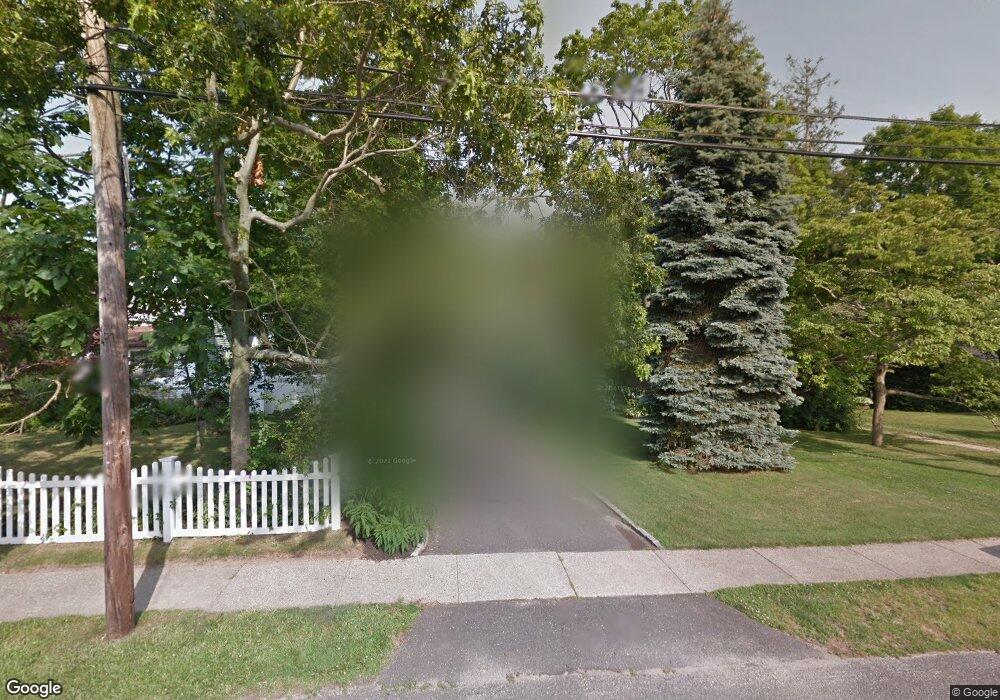 107 Oakwood Ave, Bayport, NY 11705 - photo 1