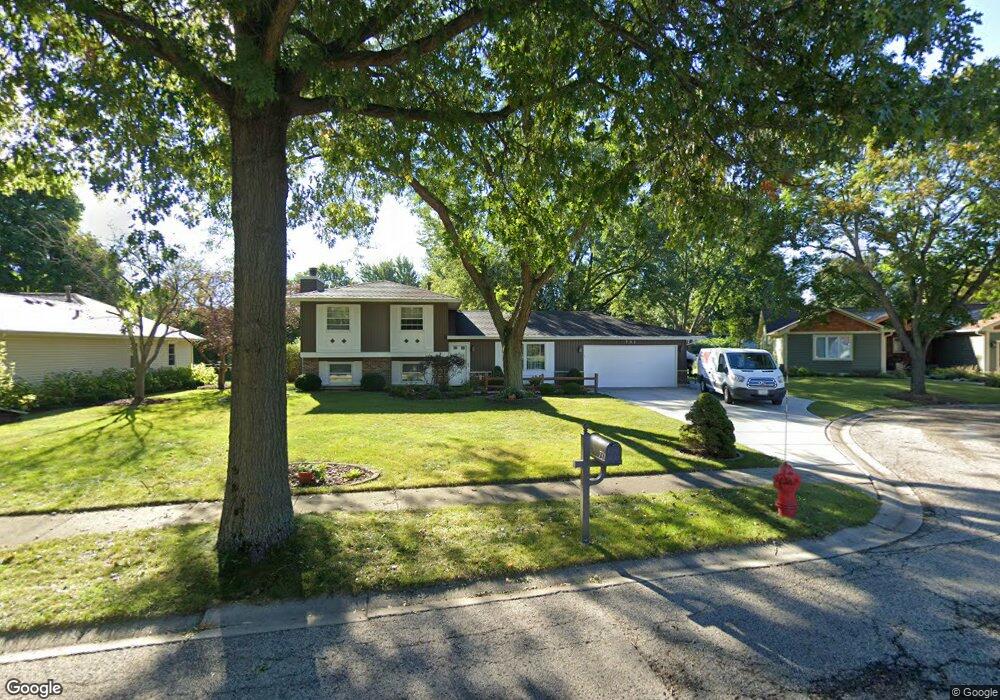 731 Orchard Ct, Algonquin, IL 60102 - photo 1