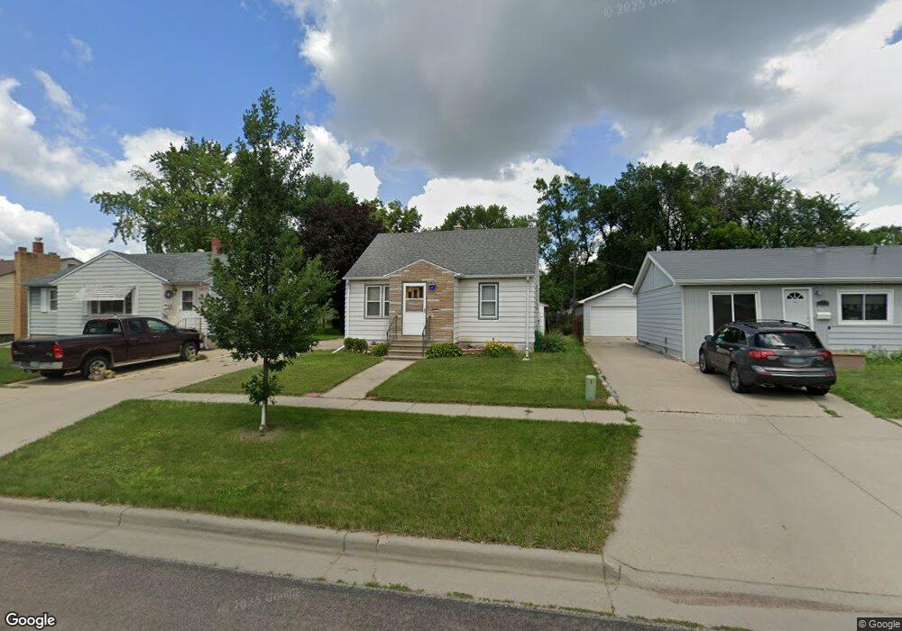 1523 11th Ave S, Fargo, ND 58103 - photo 1