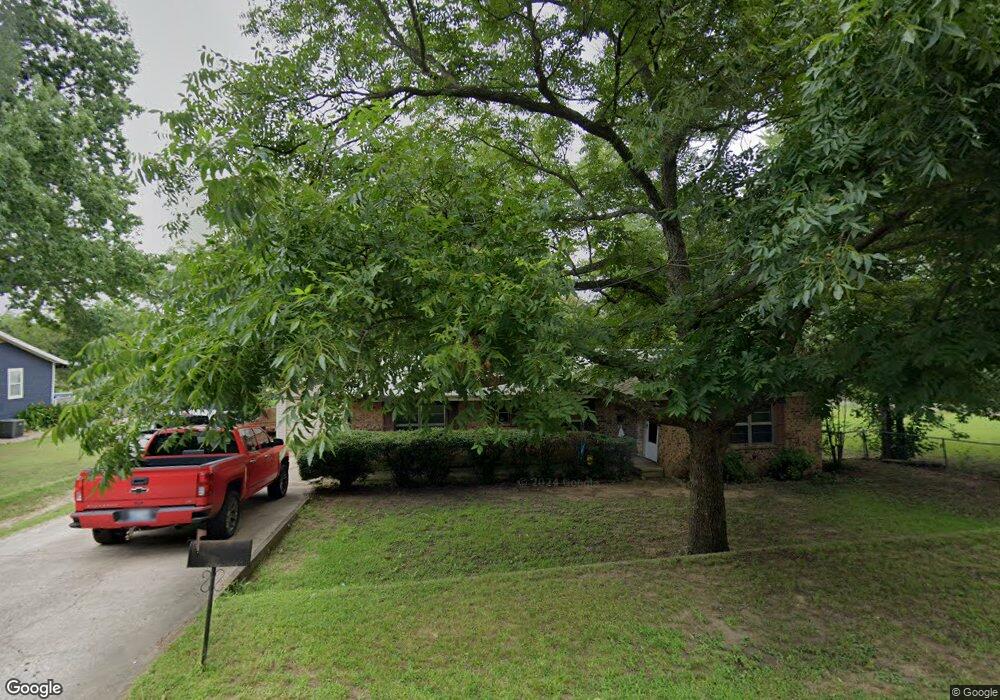 802 N J St, Hugo, OK 74743 - photo 1