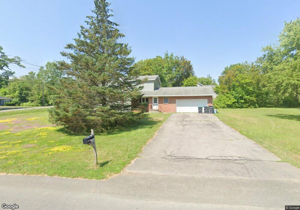 1101 Rosehill Blvd, Schenectady, NY 12309 - photo 1