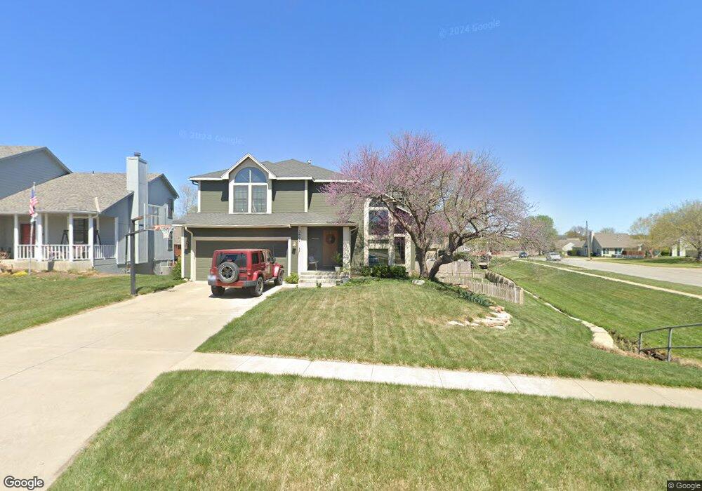 5600 SW 34th Terrace, Topeka, KS 66614 - photo 1