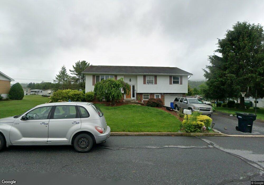 136 3rd Ave, Walnutport, PA 18088 - photo 1