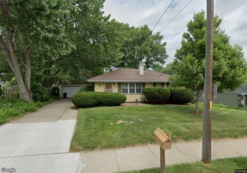 200 E Watrous Ave, Des Moines, IA 50315 - photo 1