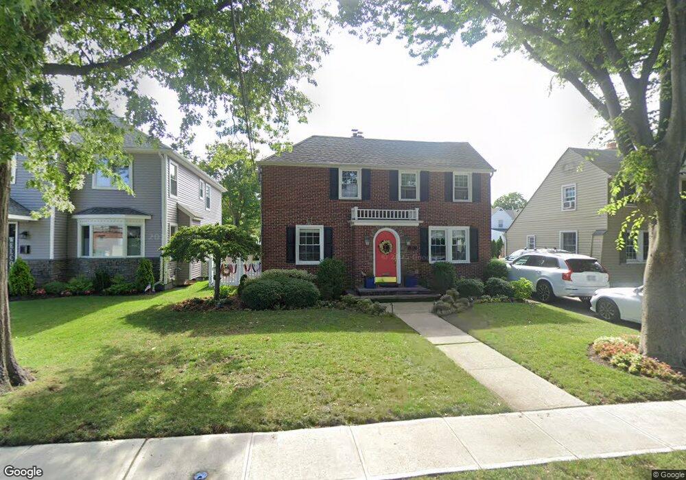 88 Argyle Rd, Garden City, NY 11530 - photo 1