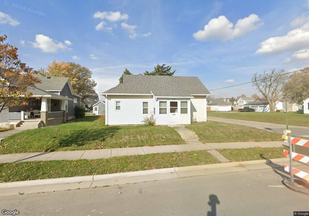 512 E Benton St, Wapakoneta, OH 45895 - photo 1