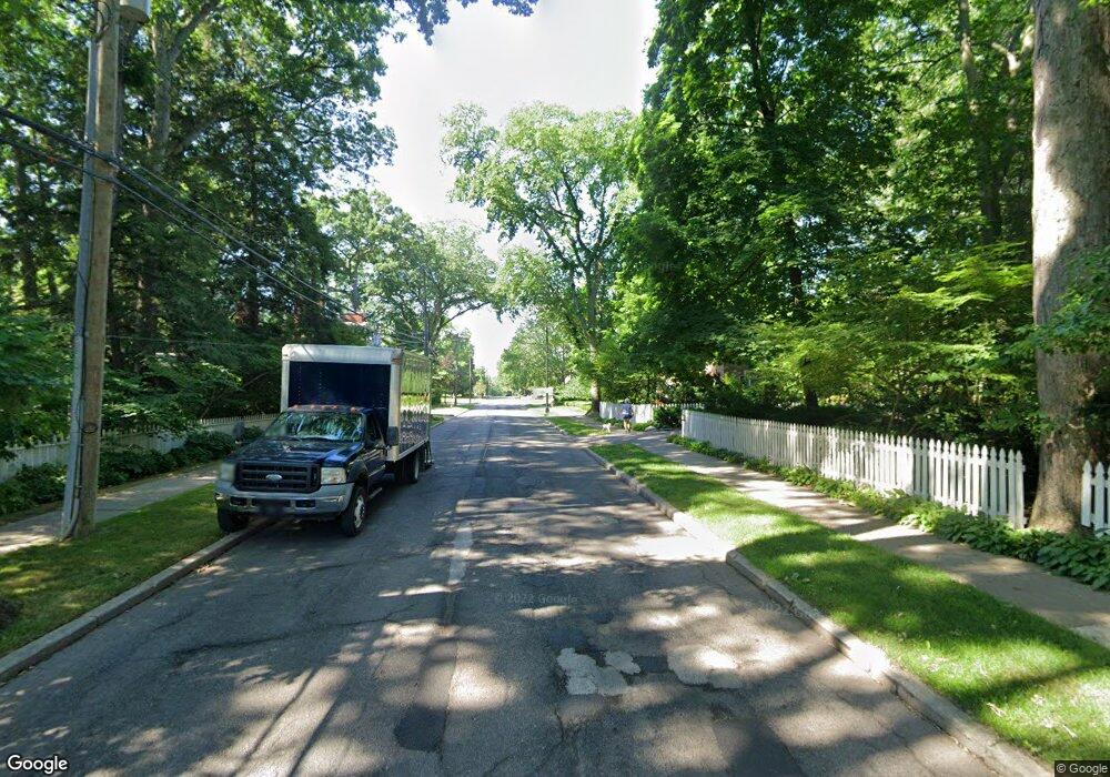 4233 Ridge Rd, Grosse Pointe Farms, MI 48236 - photo 1