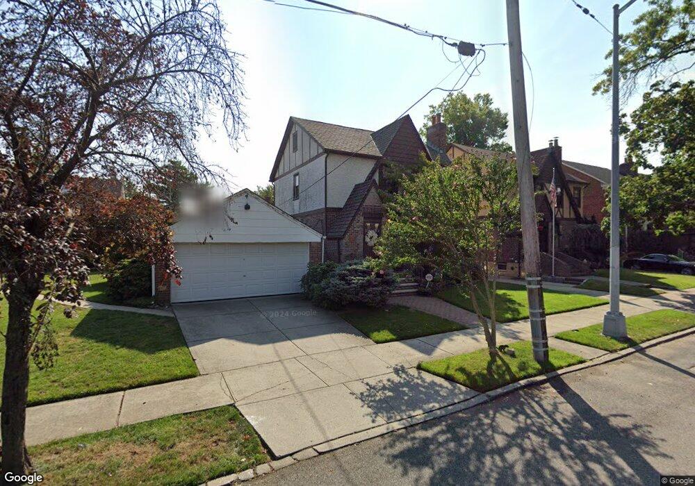 2911 168th St, Flushing, NY 11358 - photo 1