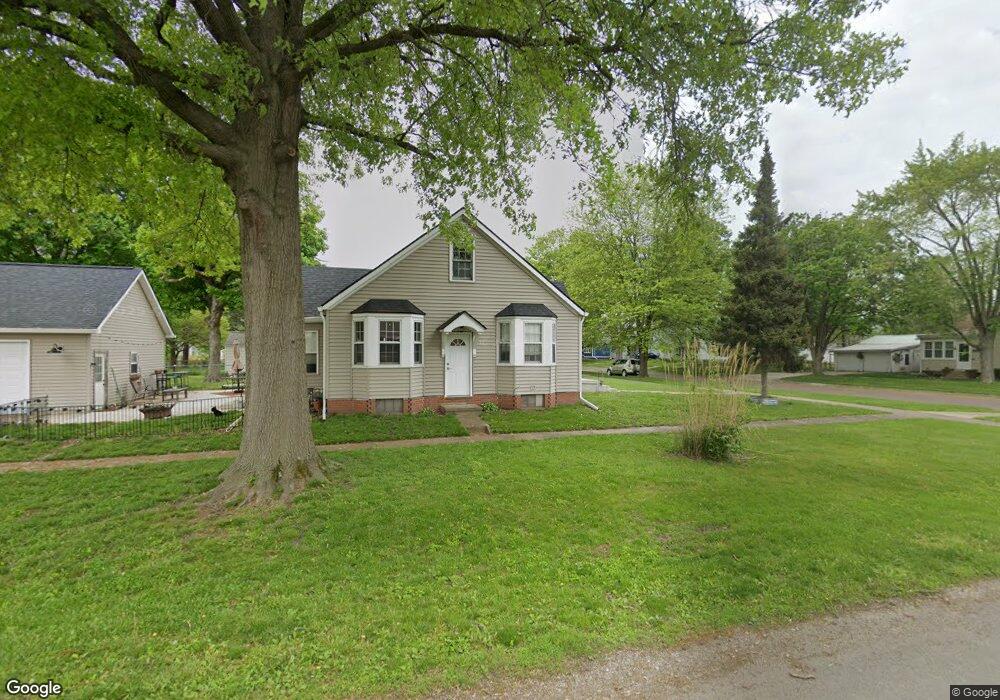 3001 Champaign Ave, Mattoon, IL 61938 - photo 1