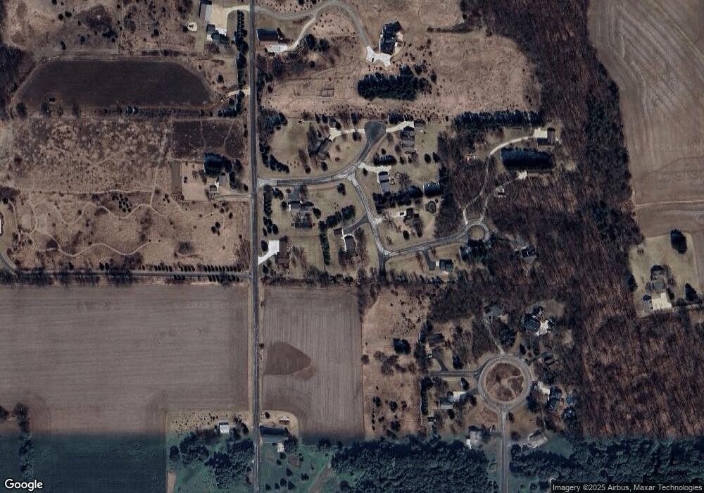 7011 Raintree Ln, West Bend, WI 53090 - photo 1