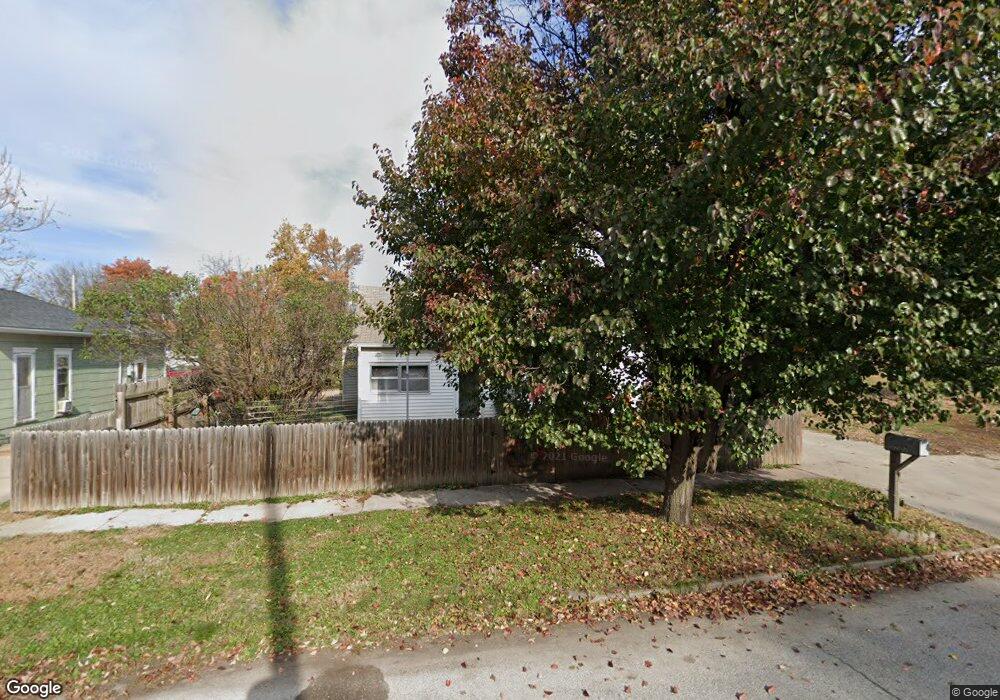 207 E Thomas Ave, Shenandoah, IA 51601 - photo 1