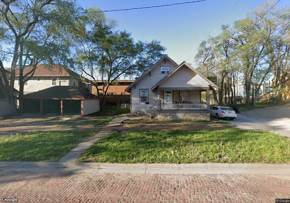 605 SW 7th St, Topeka, KS 66603 - photo 1