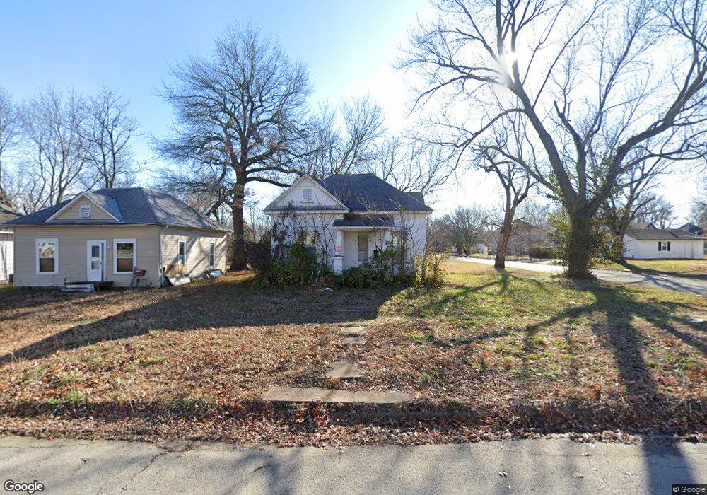 2330 Corning Ave, Parsons, KS 67357 - photo 1