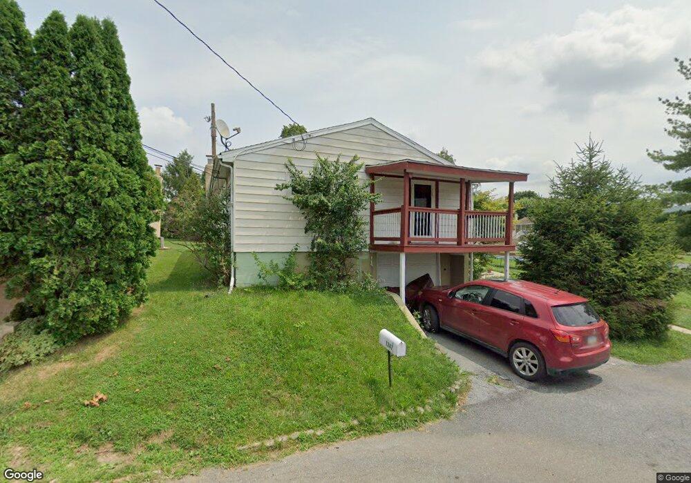 1247 Trapps Ln, Allentown, PA 18103 - photo 1