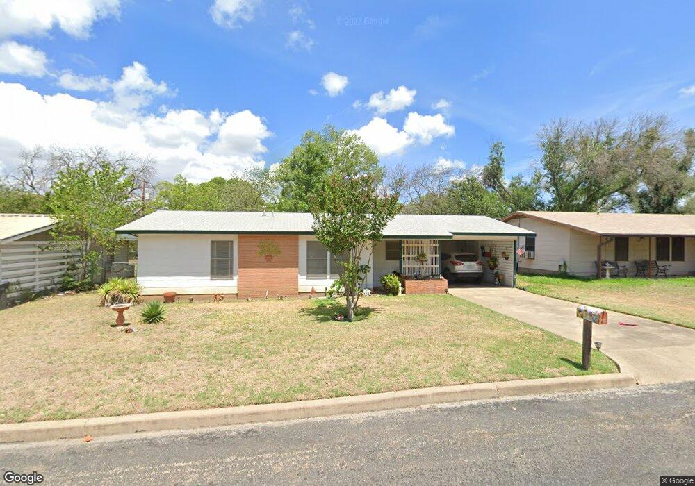 810 N Edison St, Fredericksburg, TX 78624 - photo 1