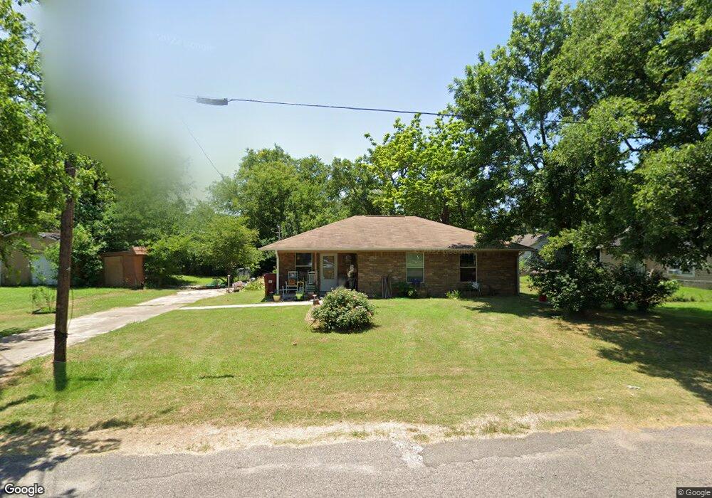 104 E Evans Ave, Bonham, TX 75418 - photo 1