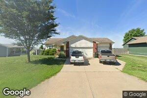 721 Clover Ln, Hesston, KS 67062