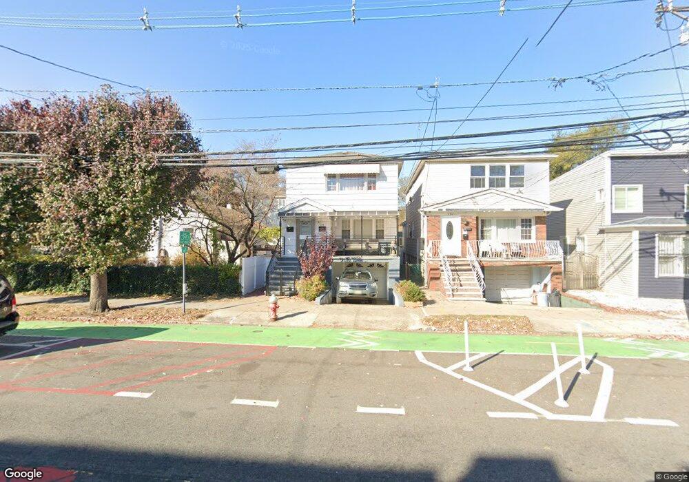 149 Mallory Ave unit 2nd flr., Jersey City, NJ 07304 - photo 1