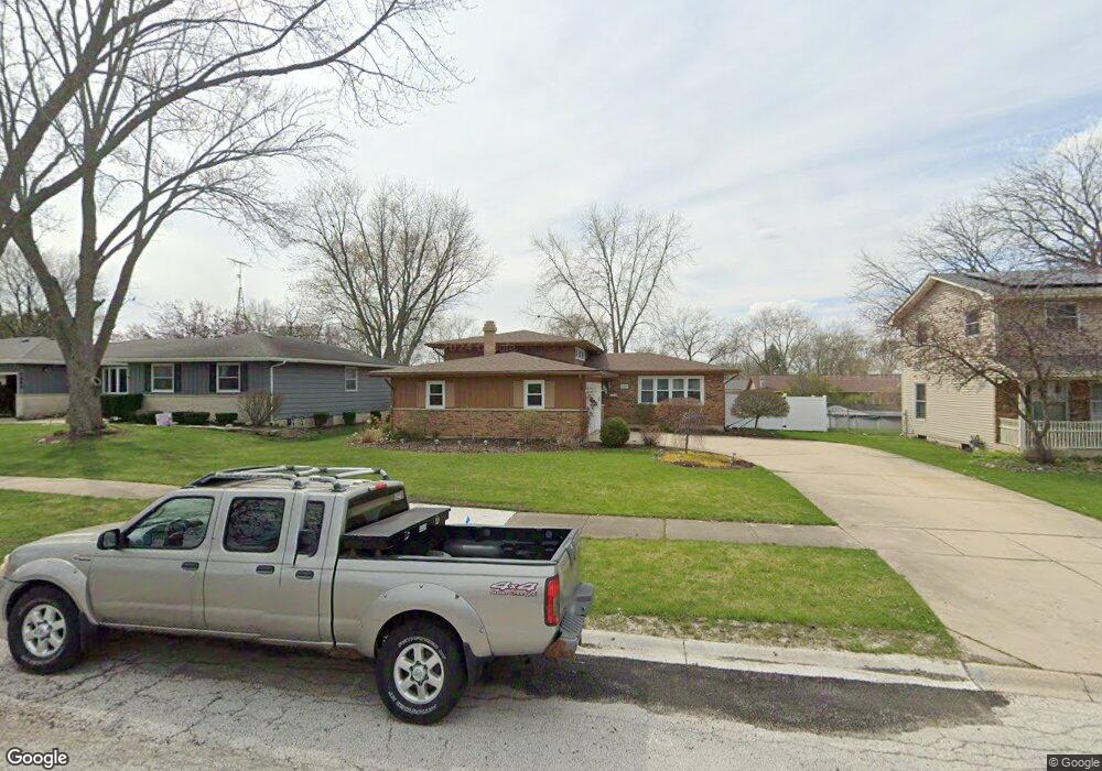 1090 Laurel Dr unit 3, Aurora, IL 60506 - photo 1