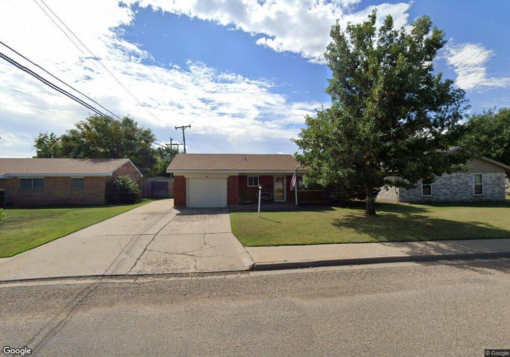 1104 NE 4th St, Dumas, TX 79029 - photo 1