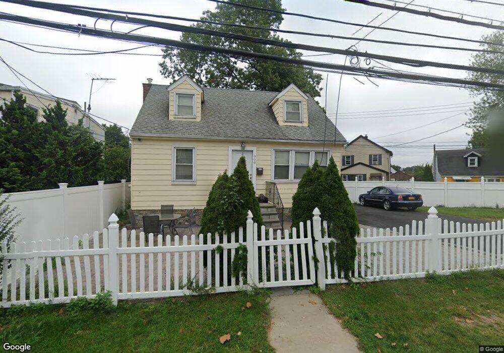 900 Mile Square Rd, Yonkers, NY 10704 - photo 1