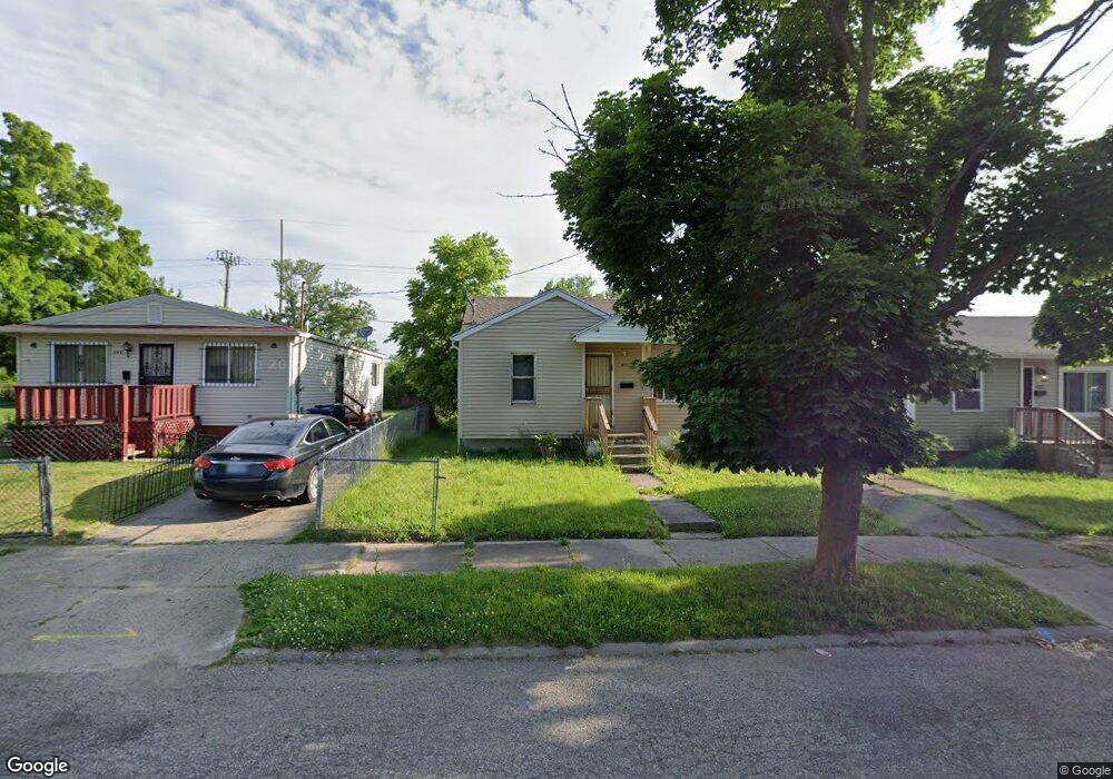 633 E Alma Ave, Flint, MI 48505 - photo 1