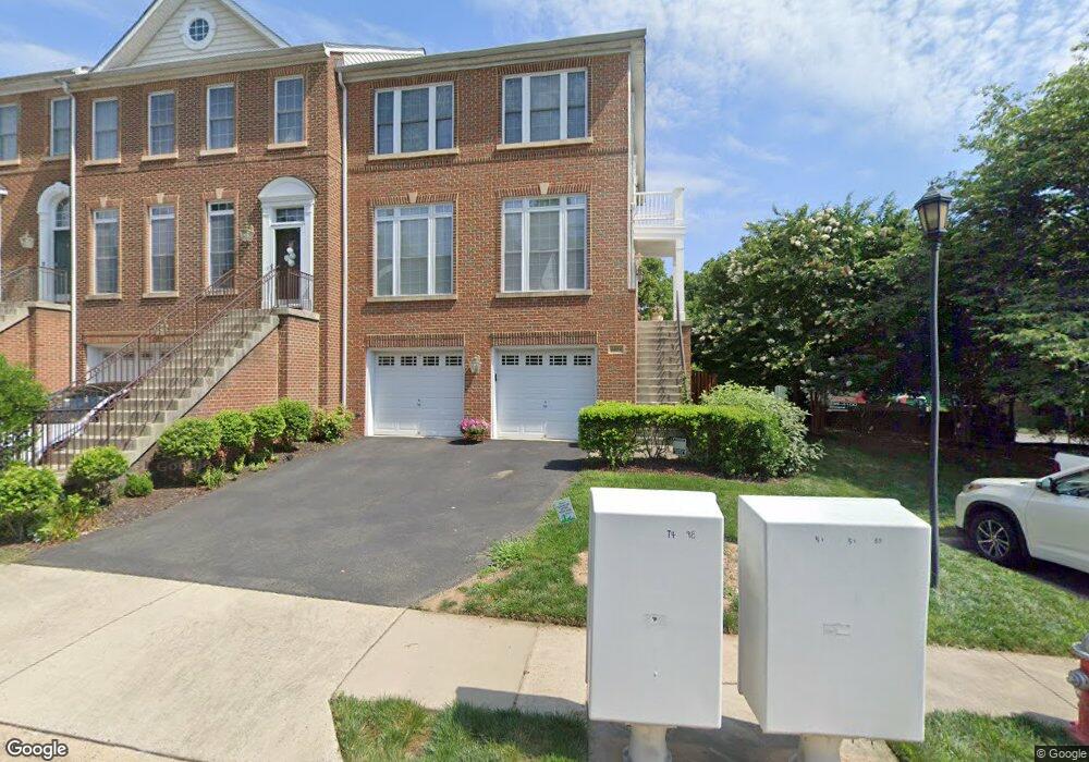 9964 Cyrandall Dr, Oakton, VA 22124 - photo 1