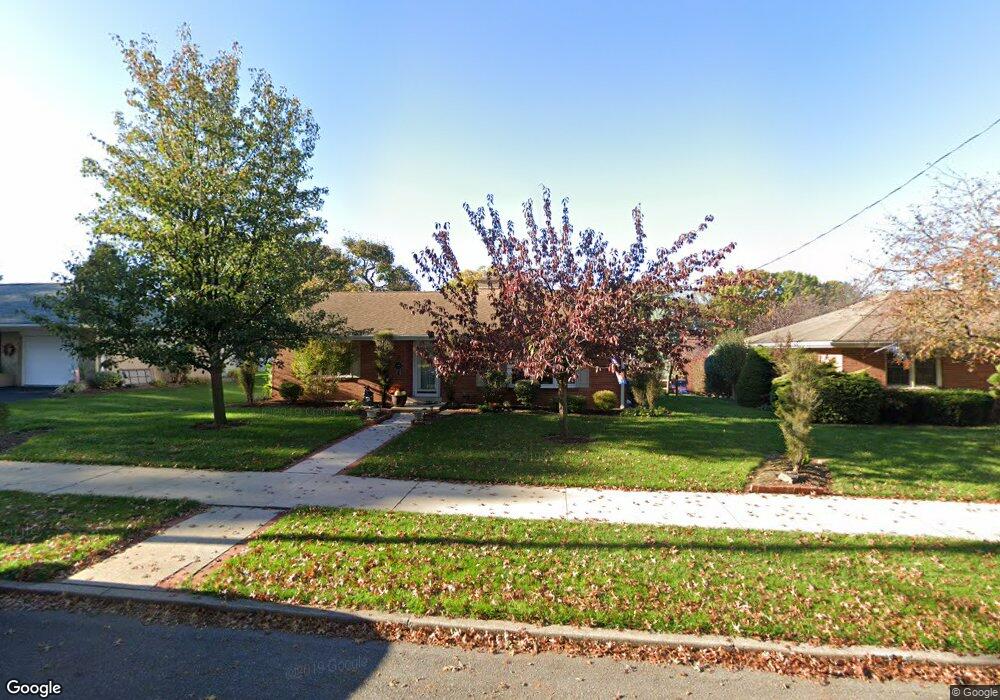 823 E Maple St, Palmyra, PA 17078 - photo 1