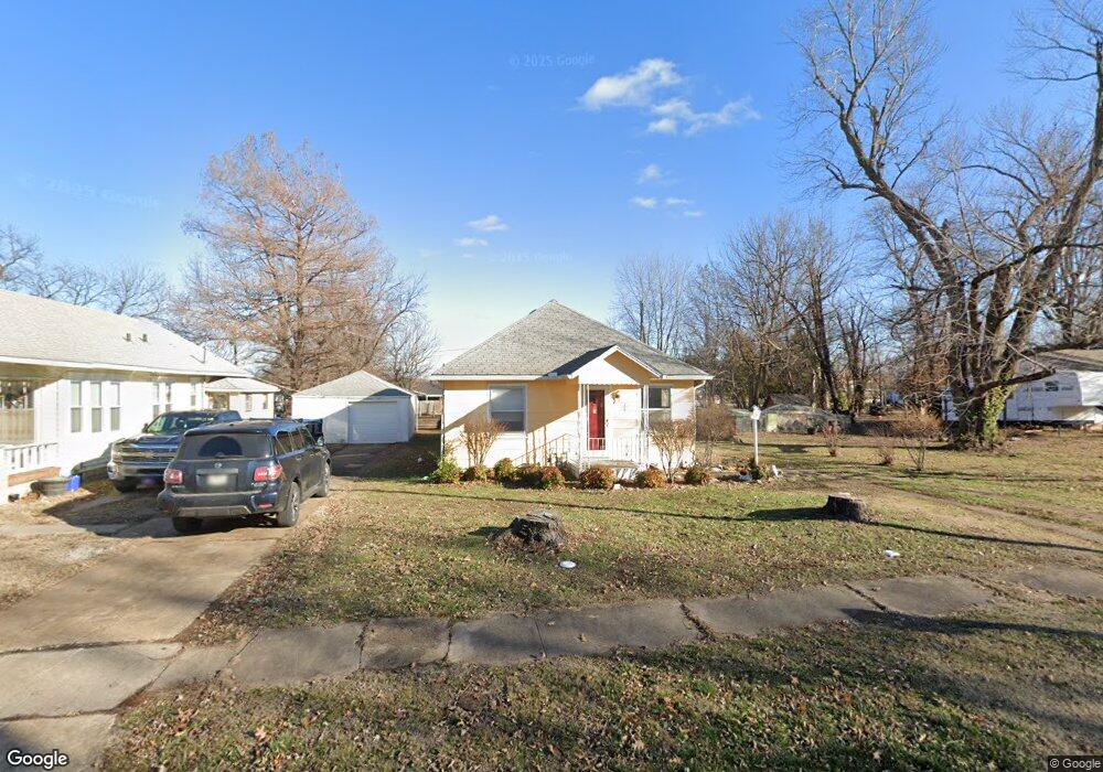 1013 N 26th St, Parsons, KS 67357 - photo 1