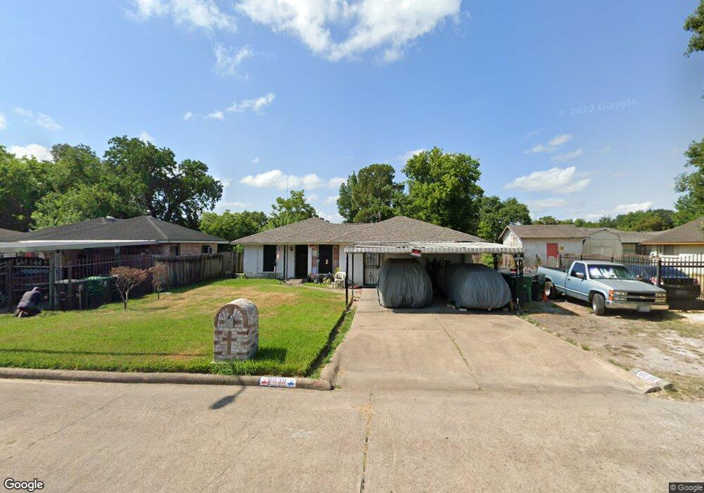 8639 Whitecastle Ln, Houston, TX 77088 - photo 1