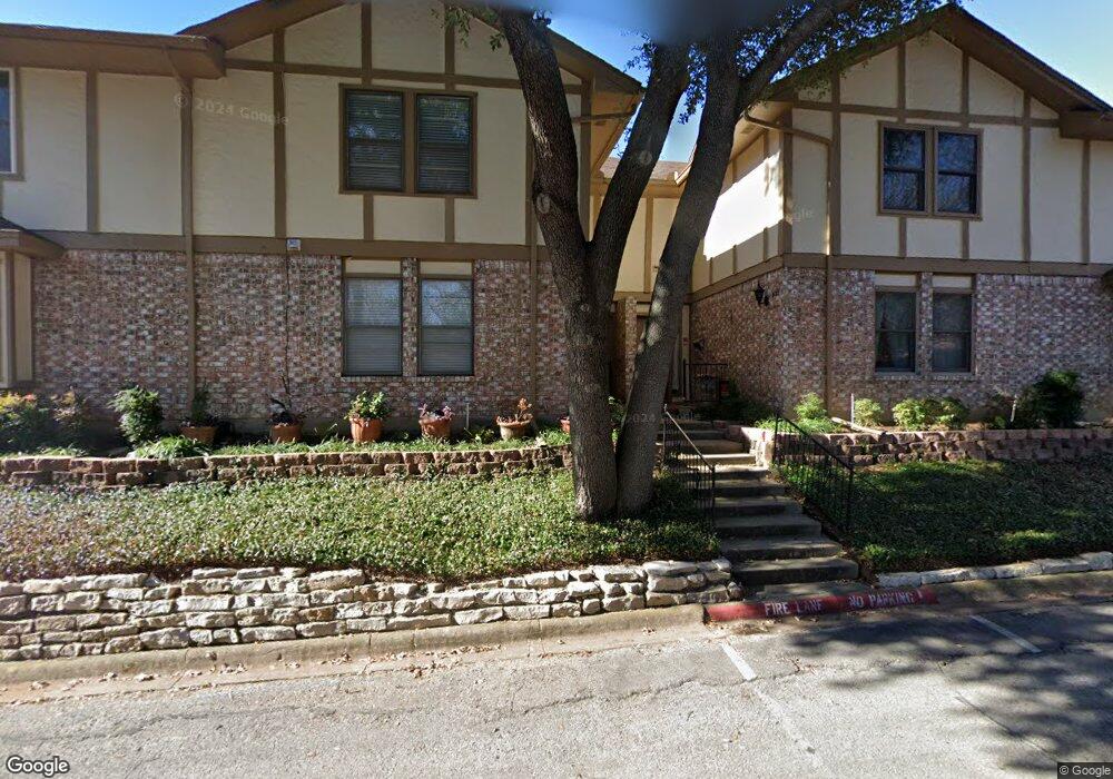 936 Chateau Valee Cir, Bedford, TX 76022 - photo 1