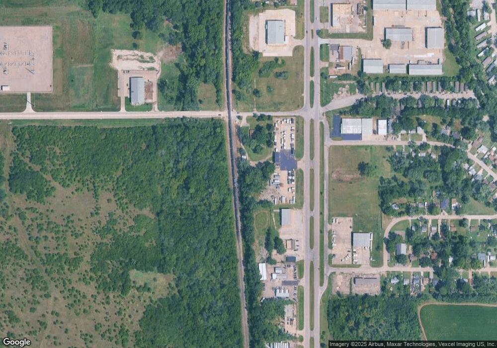 411 SW 49th St, Topeka, KS 66609 - photo 1